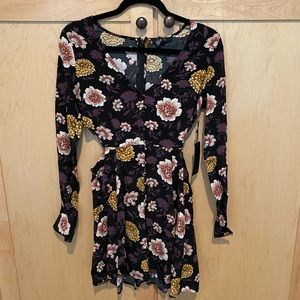 💜New with Tags💜 Beautiful Floral Dress